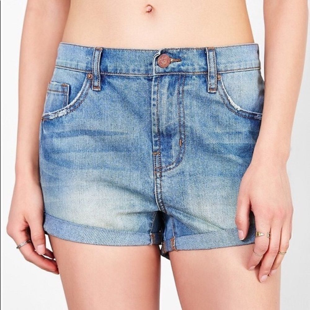 BDG Light Wash Slouchy Boyfriend Denim Shorts
